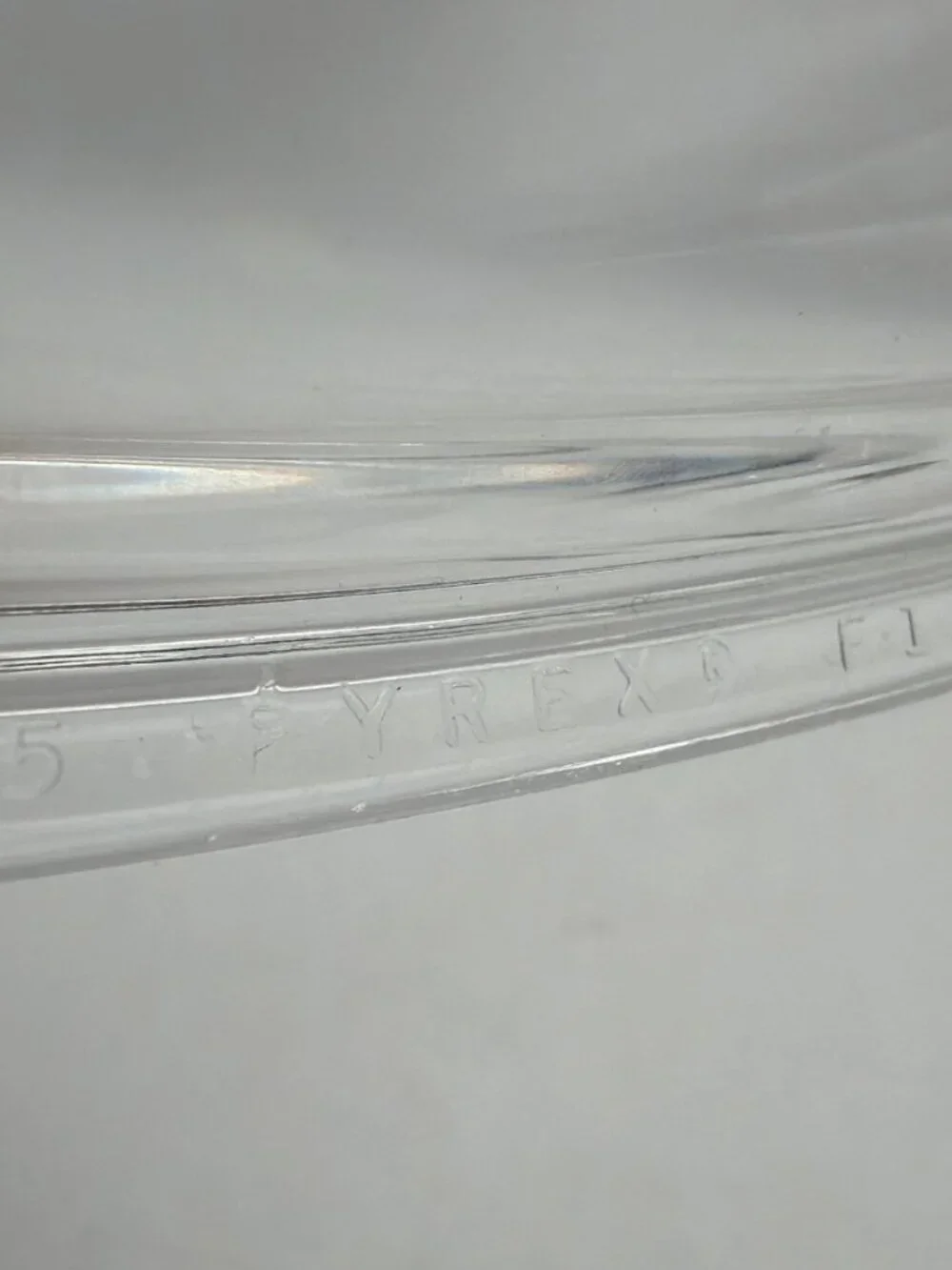 Pyrex F12C Glass Oval 1.5 qt Casserole Lid Only Replacement Glassware‎ EUC